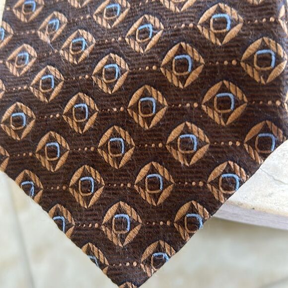 Elegant Men's Tie Set - Brown, Red, and Gray - Picture 2 of 5